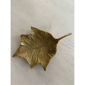 Virginia Masters Vintage Leaf
